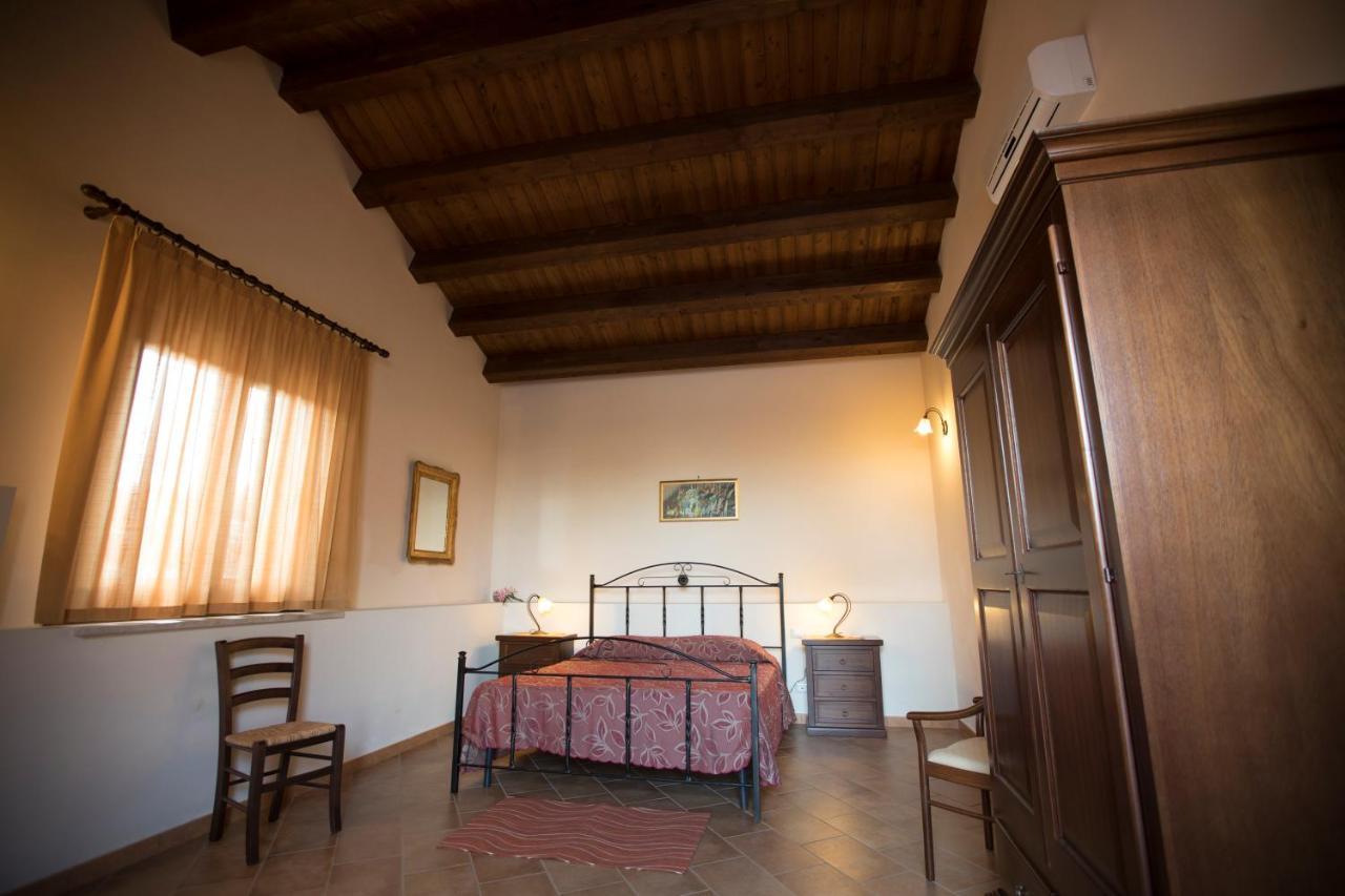 Agriturismo Antichi Granai Villa กาลาตาฟีมี ภายนอก รูปภาพ